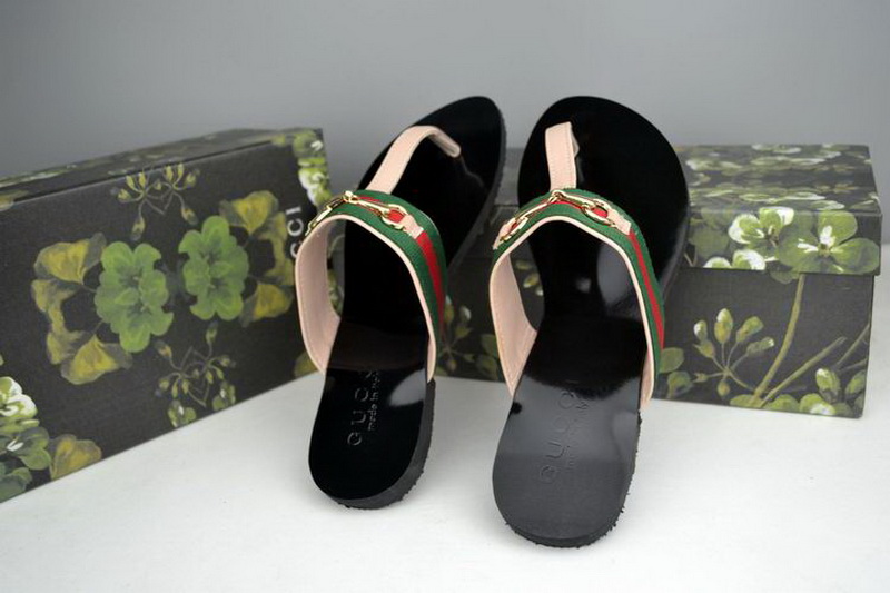 Gucci Slippers Woman--009